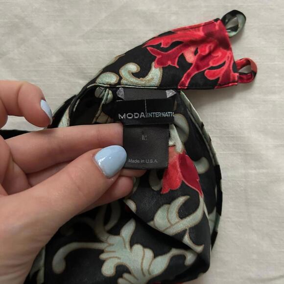 Moda International vintage black red floral sleeveless high neck blouse tie neck - Picture 2 of 7